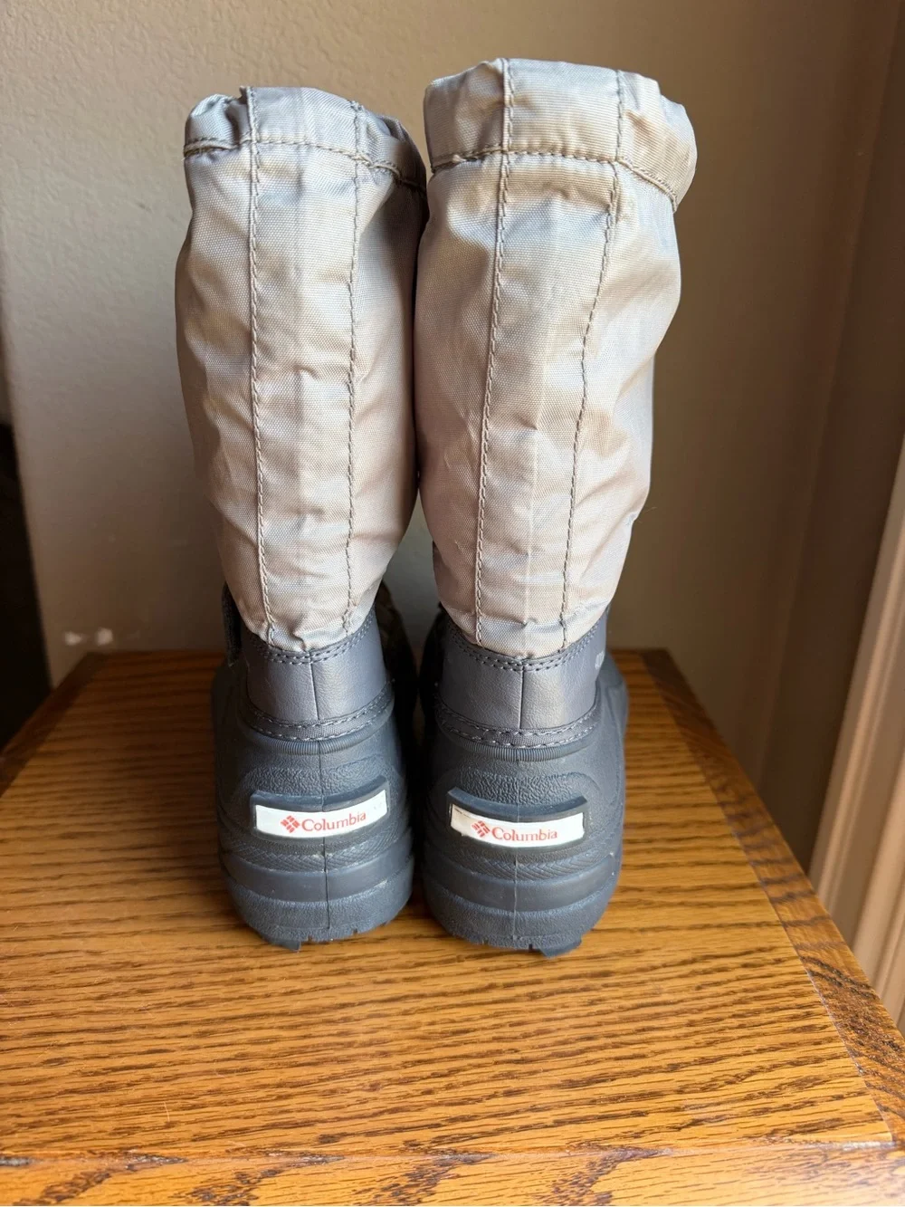Columbia Kids Gray and Coral Snow Boots Size 4